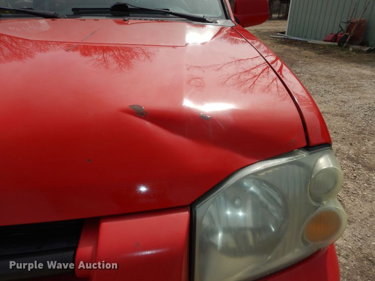 image for item DK1763 2004 Nissan Frontier  Crew Cab pickup truck