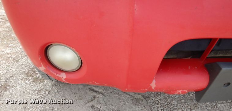 image for item DK1763 2004 Nissan Frontier  Crew Cab pickup truck