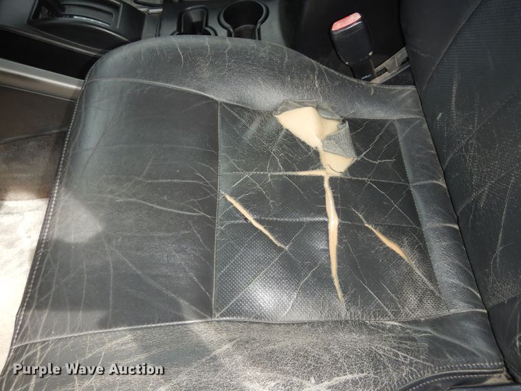 image for item DK1763 2004 Nissan Frontier  Crew Cab pickup truck