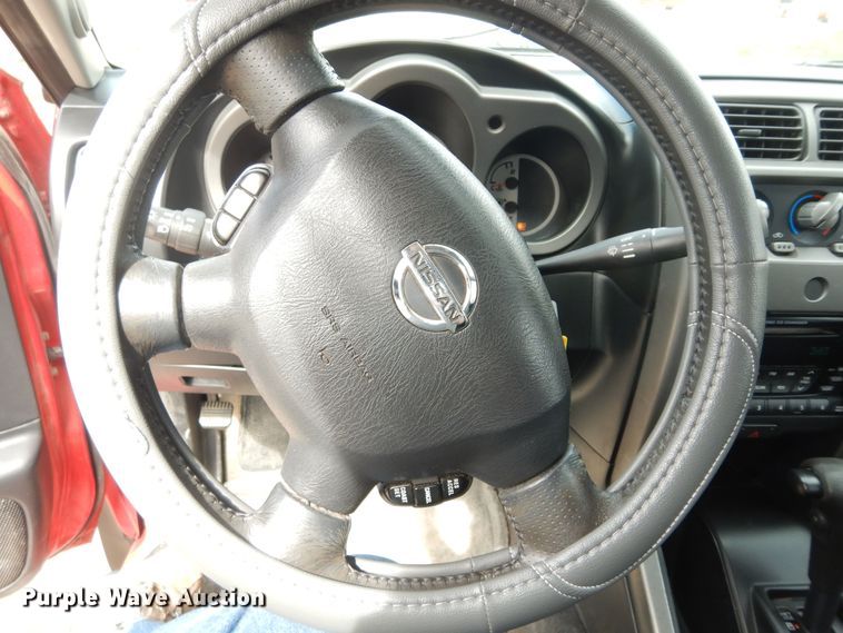 image for item DK1763 2004 Nissan Frontier  Crew Cab pickup truck