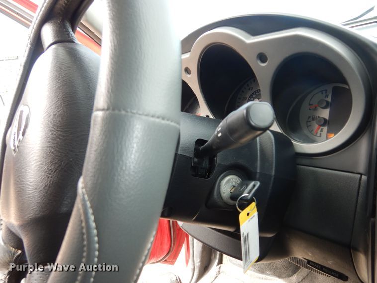 image for item DK1763 2004 Nissan Frontier  Crew Cab pickup truck