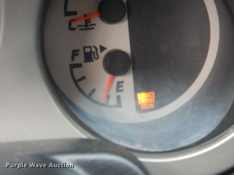 image for item DK1763 2004 Nissan Frontier  Crew Cab pickup truck