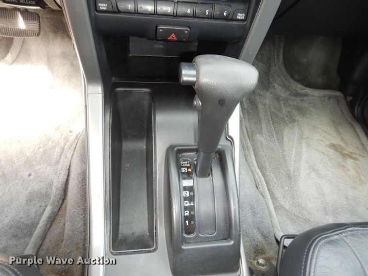 image for item DK1763 2004 Nissan Frontier  Crew Cab pickup truck