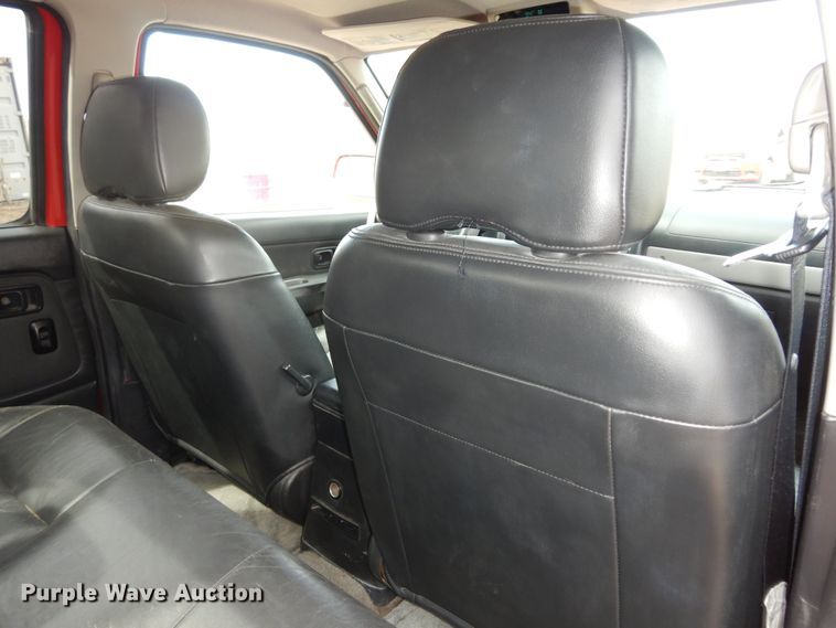 image for item DK1763 2004 Nissan Frontier  Crew Cab pickup truck