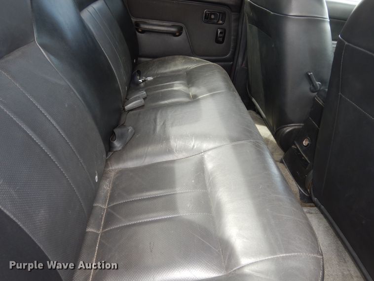 image for item DK1763 2004 Nissan Frontier  Crew Cab pickup truck