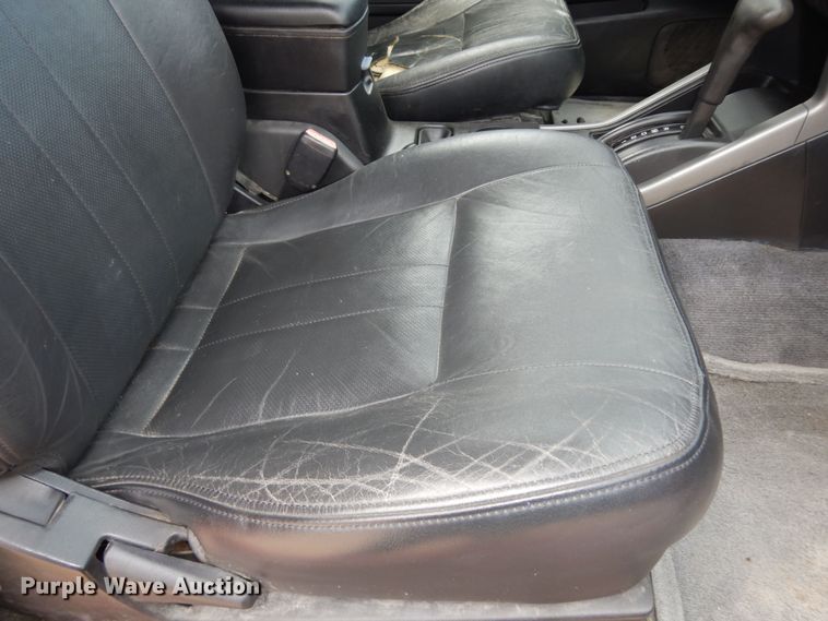 image for item DK1763 2004 Nissan Frontier  Crew Cab pickup truck