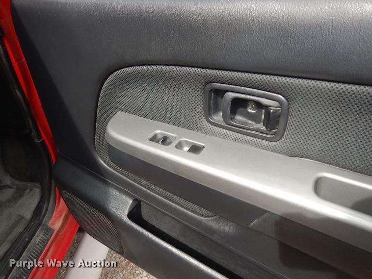 image for item DK1763 2004 Nissan Frontier  Crew Cab pickup truck