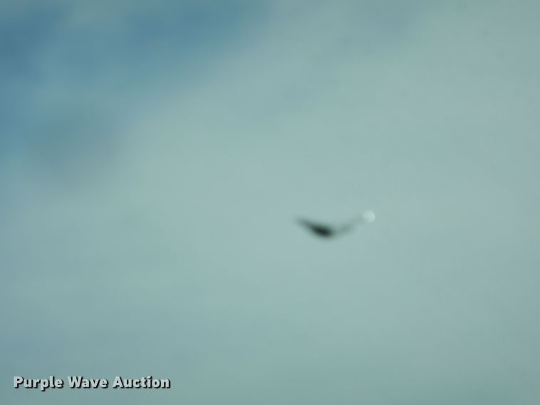 image for item DK1763 2004 Nissan Frontier  Crew Cab pickup truck