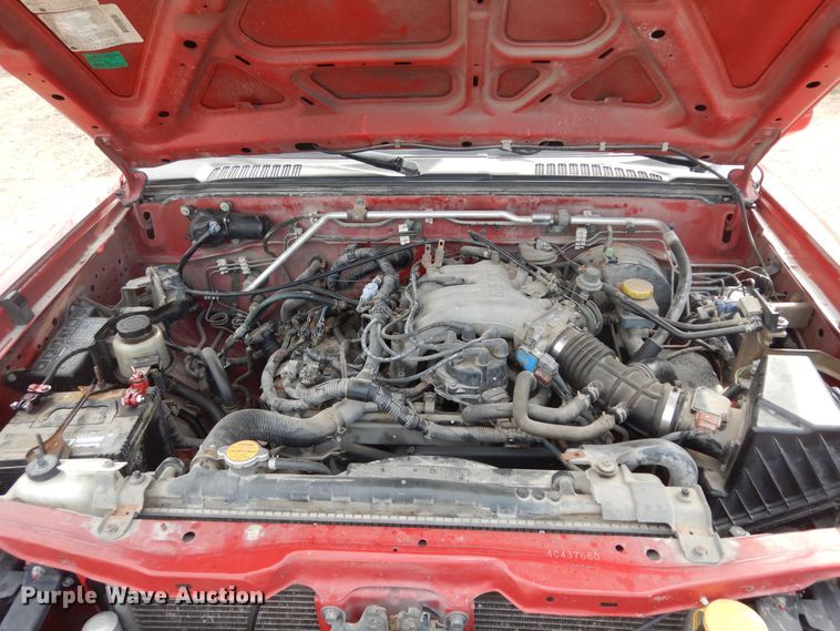 image for item DK1763 2004 Nissan Frontier  Crew Cab pickup truck