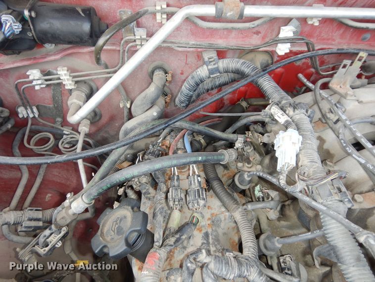 image for item DK1763 2004 Nissan Frontier  Crew Cab pickup truck