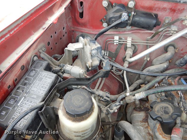 image for item DK1763 2004 Nissan Frontier  Crew Cab pickup truck