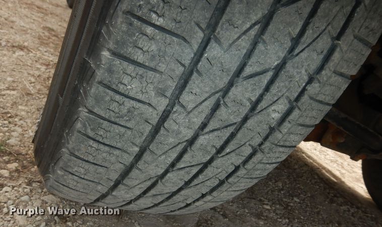 image for item DK1763 2004 Nissan Frontier  Crew Cab pickup truck