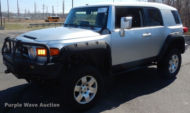 image for item DK7735 2007 Toyota FJ Cruiser  SUV
