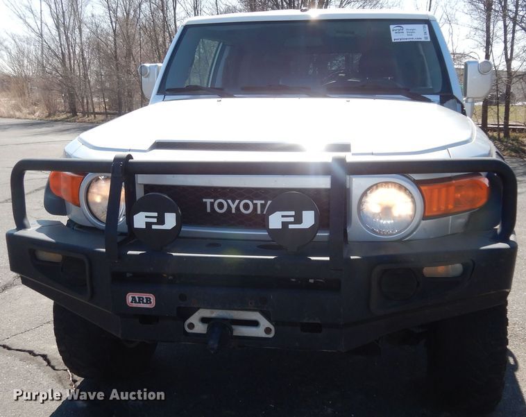 image for item DK7735 2007 Toyota FJ Cruiser  SUV