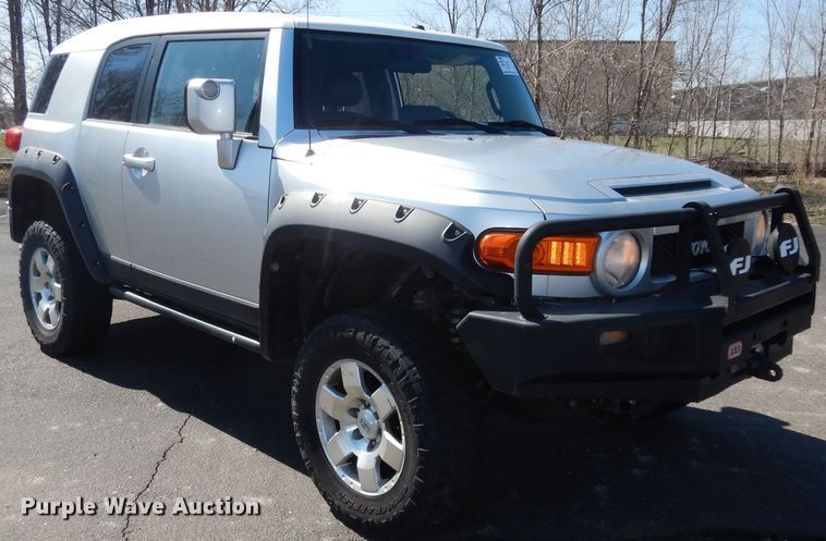 image for item DK7735 2007 Toyota FJ Cruiser  SUV