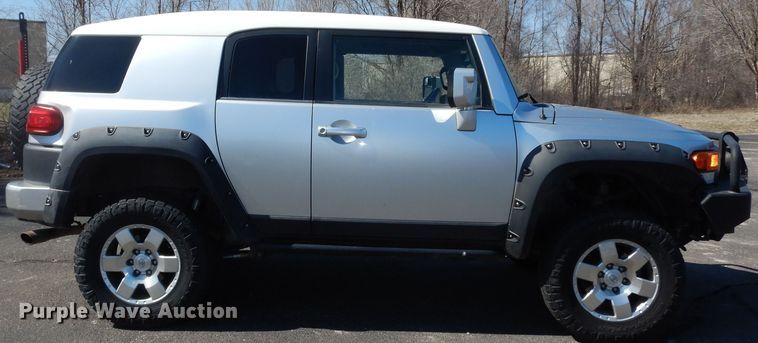 image for item DK7735 2007 Toyota FJ Cruiser  SUV