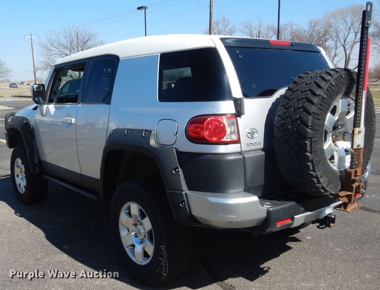 image for item DK7735 2007 Toyota FJ Cruiser  SUV