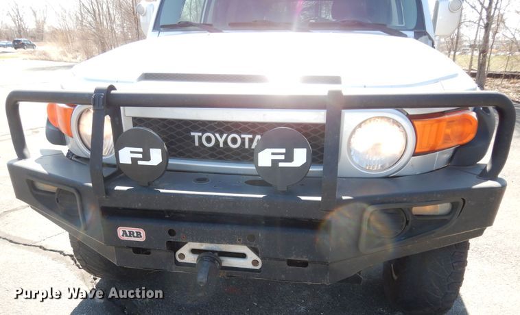 image for item DK7735 2007 Toyota FJ Cruiser  SUV