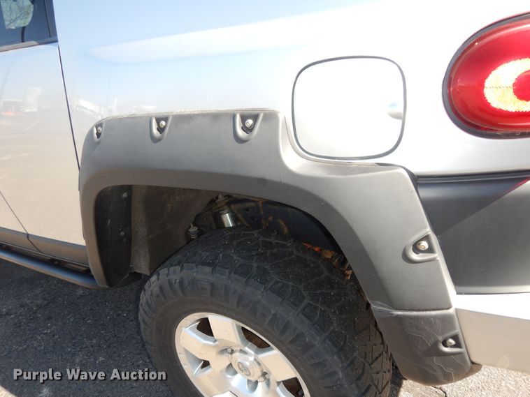 image for item DK7735 2007 Toyota FJ Cruiser  SUV