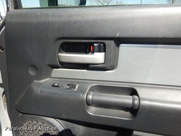 image for item DK7735 2007 Toyota FJ Cruiser  SUV