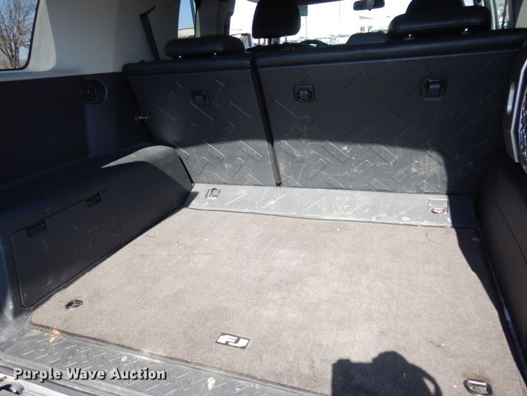 image for item DK7735 2007 Toyota FJ Cruiser  SUV