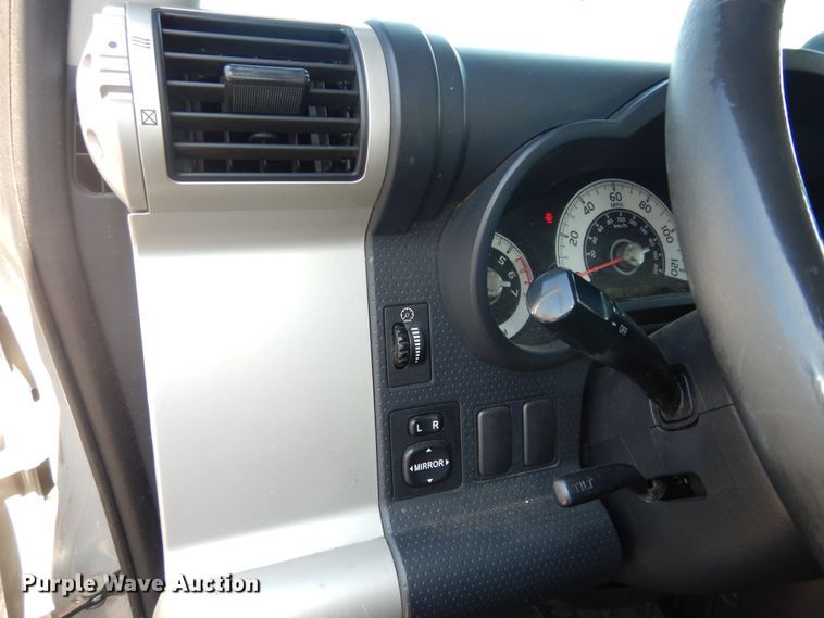 image for item DK7735 2007 Toyota FJ Cruiser  SUV