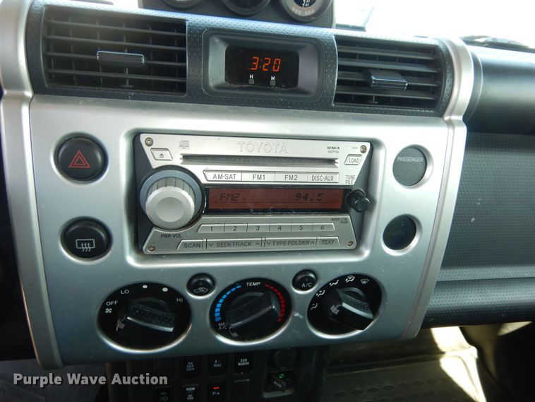 image for item DK7735 2007 Toyota FJ Cruiser  SUV