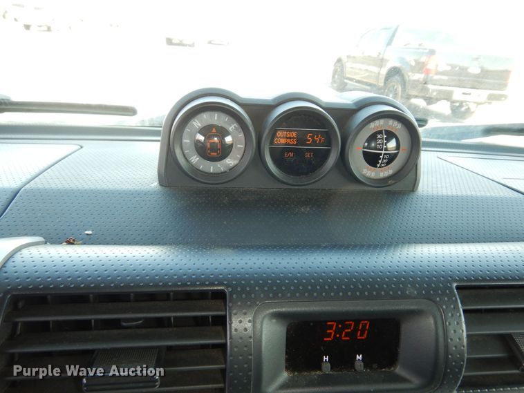 image for item DK7735 2007 Toyota FJ Cruiser  SUV