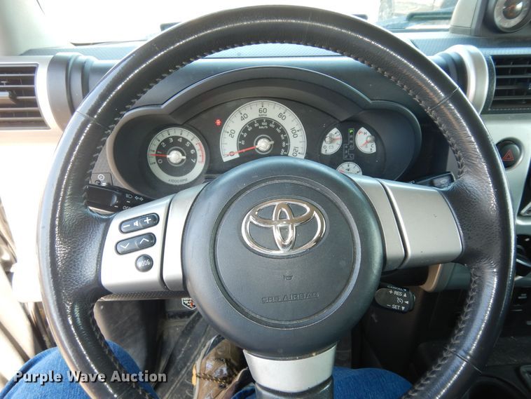 image for item DK7735 2007 Toyota FJ Cruiser  SUV