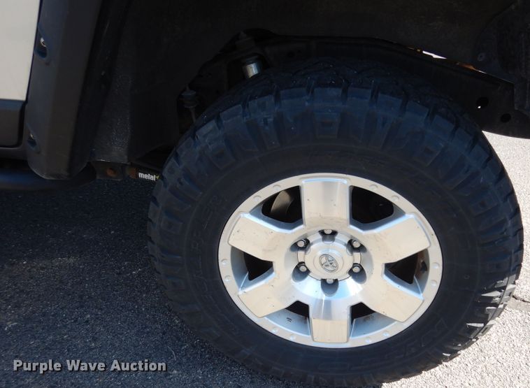 image for item DK7735 2007 Toyota FJ Cruiser  SUV