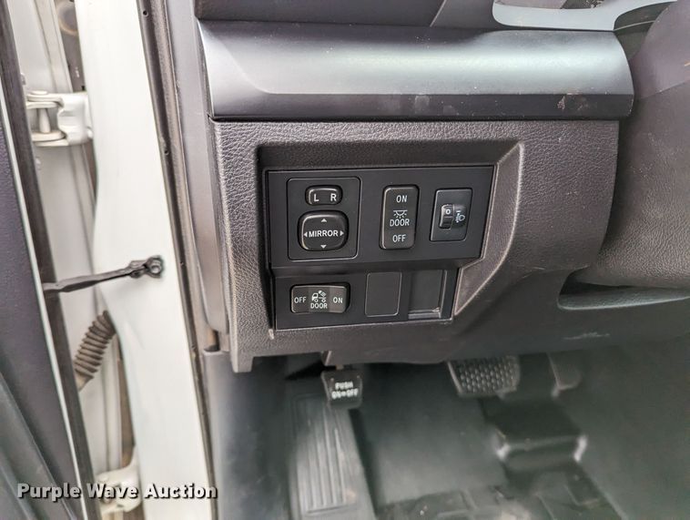 image for item DL1006 2016 Toyota Tundra  Double Cab pickup truck