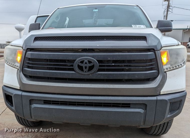 image for item DL1008 2015 Toyota Tundra  Double Cab pickup truck