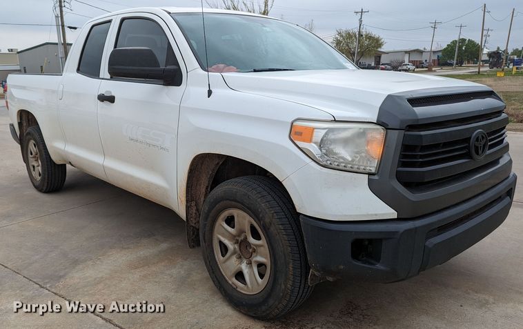 image for item DL1008 2015 Toyota Tundra  Double Cab pickup truck