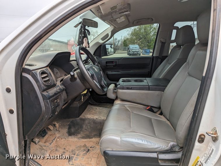 image for item DL1008 2015 Toyota Tundra  Double Cab pickup truck