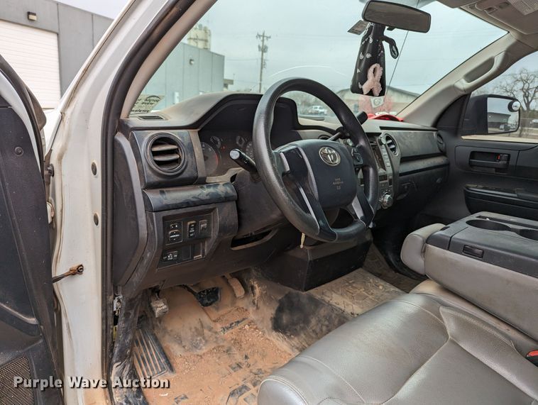 image for item DL1008 2015 Toyota Tundra  Double Cab pickup truck