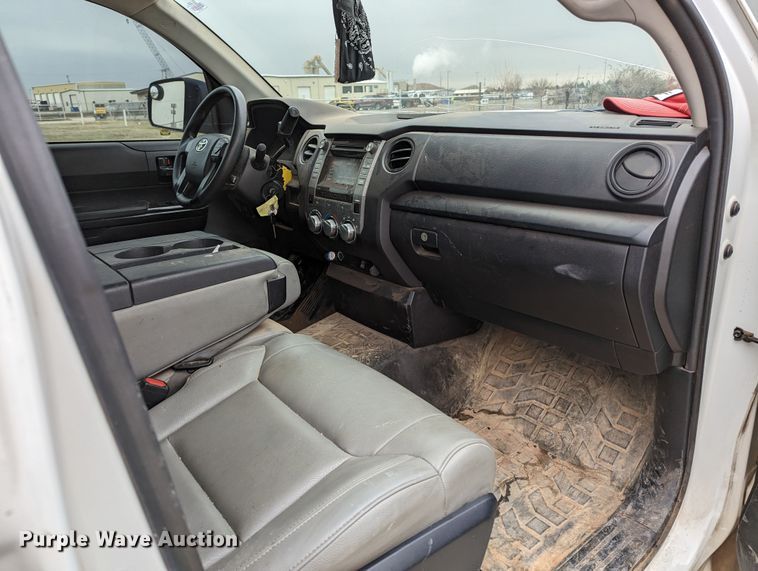 image for item DL1008 2015 Toyota Tundra  Double Cab pickup truck