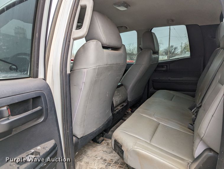 image for item DL1008 2015 Toyota Tundra  Double Cab pickup truck