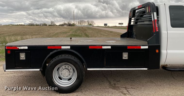 image for item DL7107 2012 Ford F550 Super Duty  SuperCab flatbed truck
