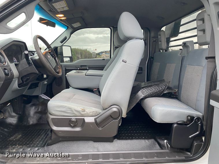 image for item DL7107 2012 Ford F550 Super Duty  SuperCab flatbed truck