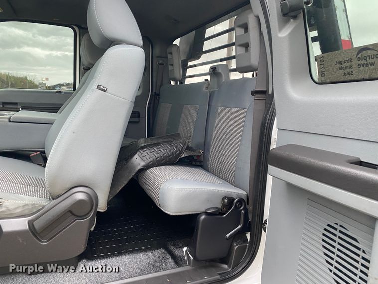 image for item DL7107 2012 Ford F550 Super Duty  SuperCab flatbed truck