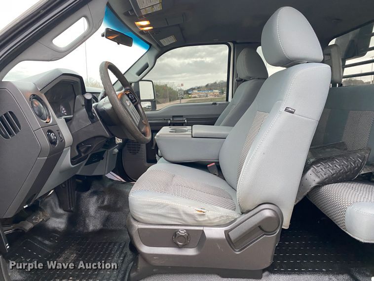 image for item DL7107 2012 Ford F550 Super Duty  SuperCab flatbed truck