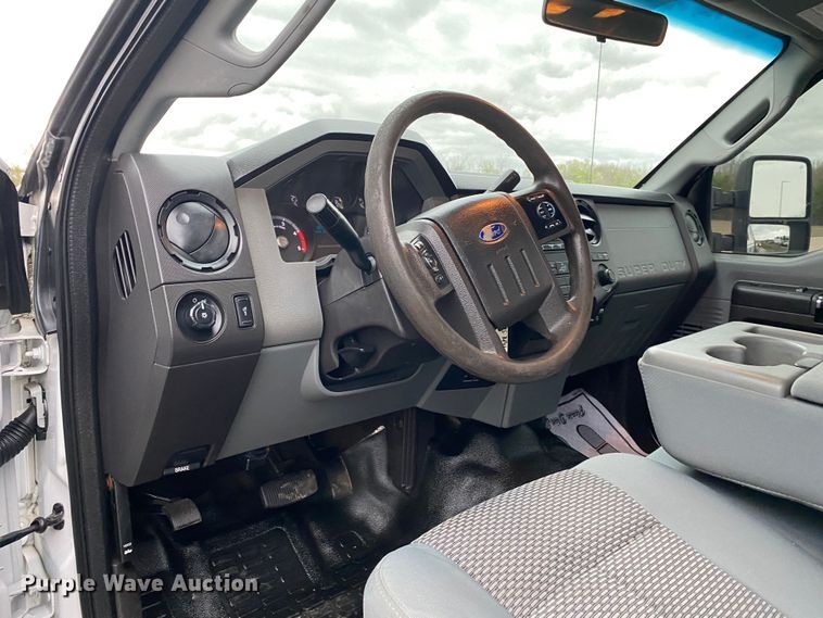 image for item DL7107 2012 Ford F550 Super Duty  SuperCab flatbed truck