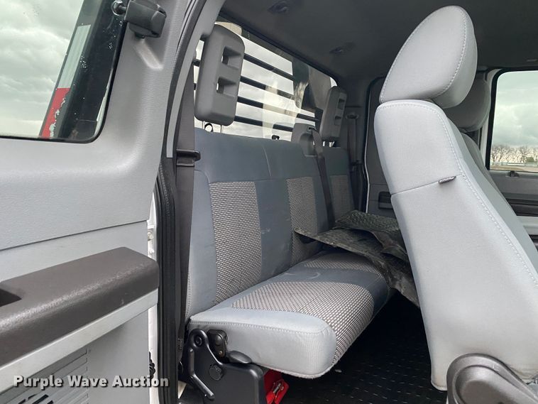 image for item DL7107 2012 Ford F550 Super Duty  SuperCab flatbed truck