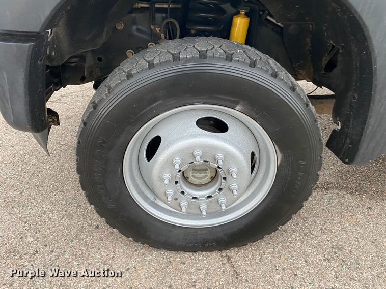 image for item DL7107 2012 Ford F550 Super Duty  SuperCab flatbed truck