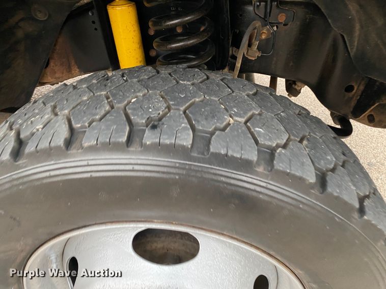 image for item DL7107 2012 Ford F550 Super Duty  SuperCab flatbed truck