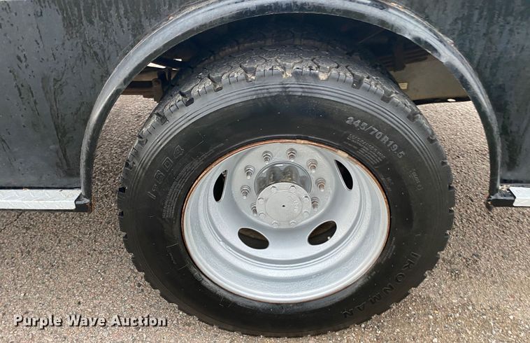 image for item DL7107 2012 Ford F550 Super Duty  SuperCab flatbed truck