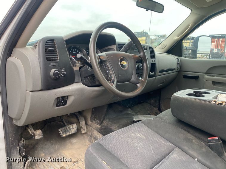 image for item DL7124 2012  Chevrolet Silverado 2500HD  Crew Cab pickup truck