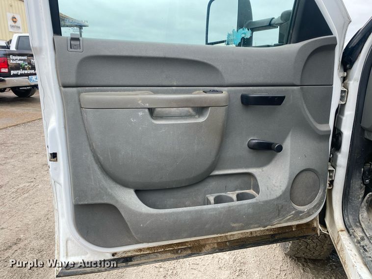 image for item DL7124 2012  Chevrolet Silverado 2500HD  Crew Cab pickup truck