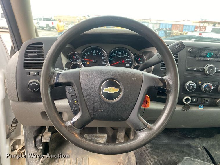 image for item DL7124 2012  Chevrolet Silverado 2500HD  Crew Cab pickup truck