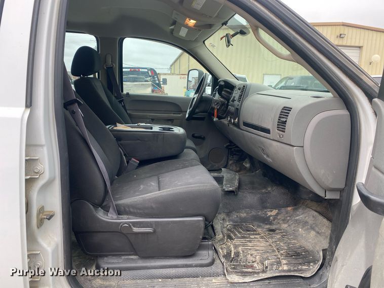 image for item DL7124 2012  Chevrolet Silverado 2500HD  Crew Cab pickup truck